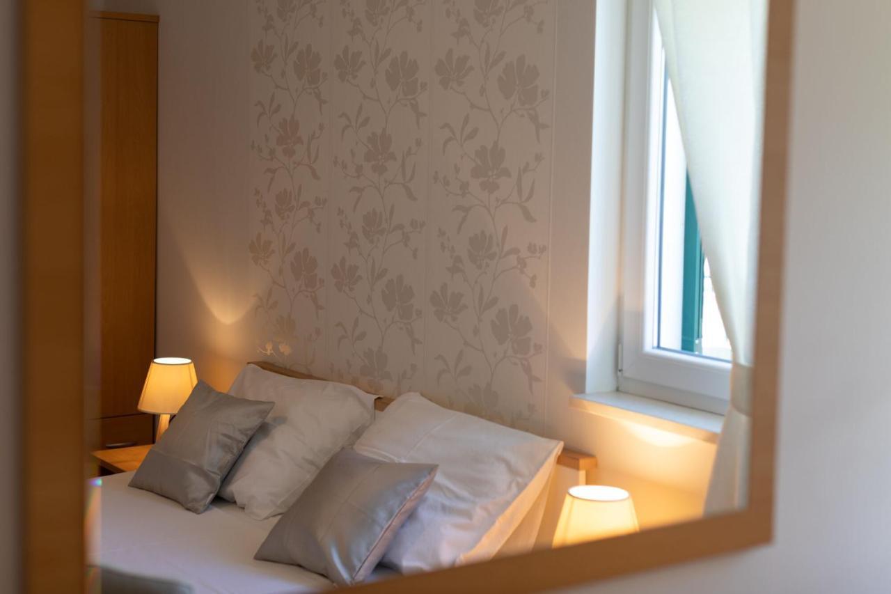 Apartments Empress Міміце Екстер'єр фото